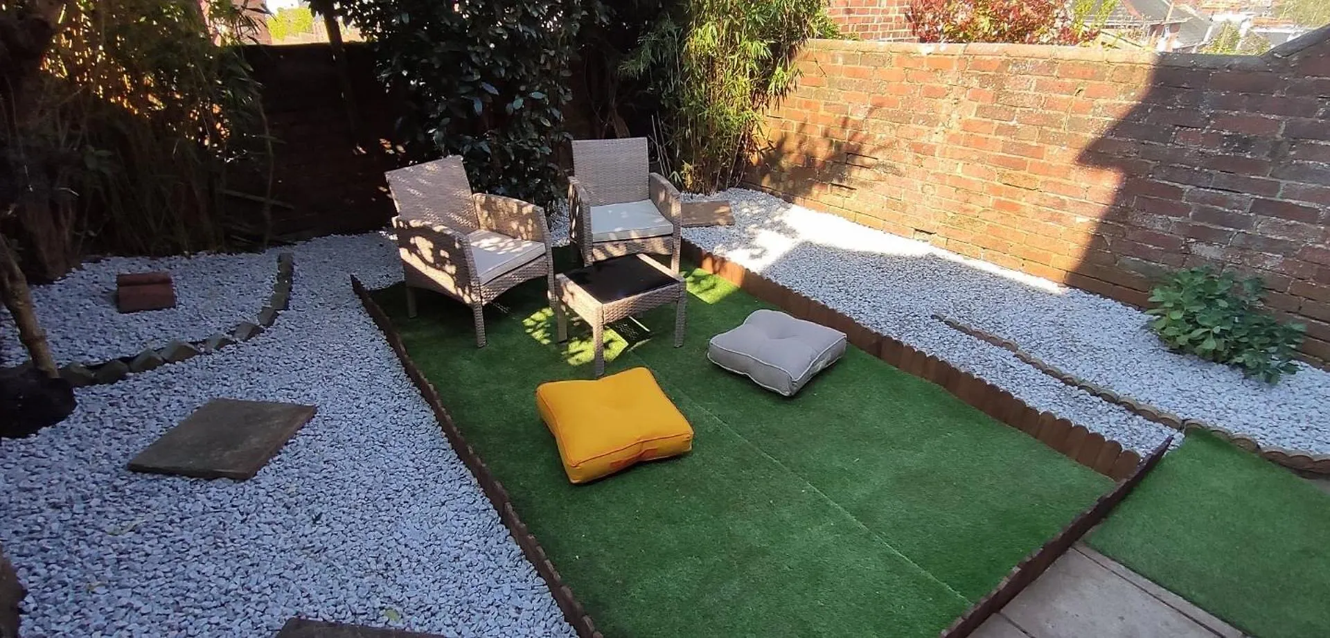 Mulberry House Excellent Central Location Courtyard Garden 3 Bedrooms Sleeps Up To 6 Public Parking In Vicinty Exeter 0*,  United Kingdom